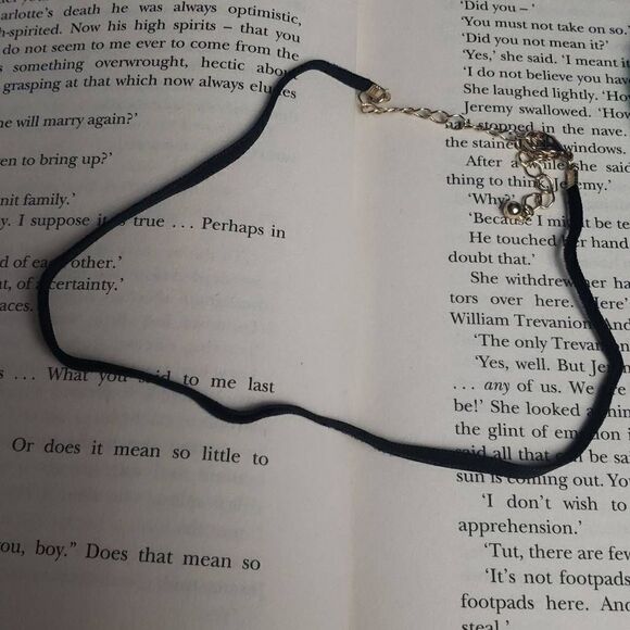 Black Chocker Necklace with free teletie - Picture 3 of 7